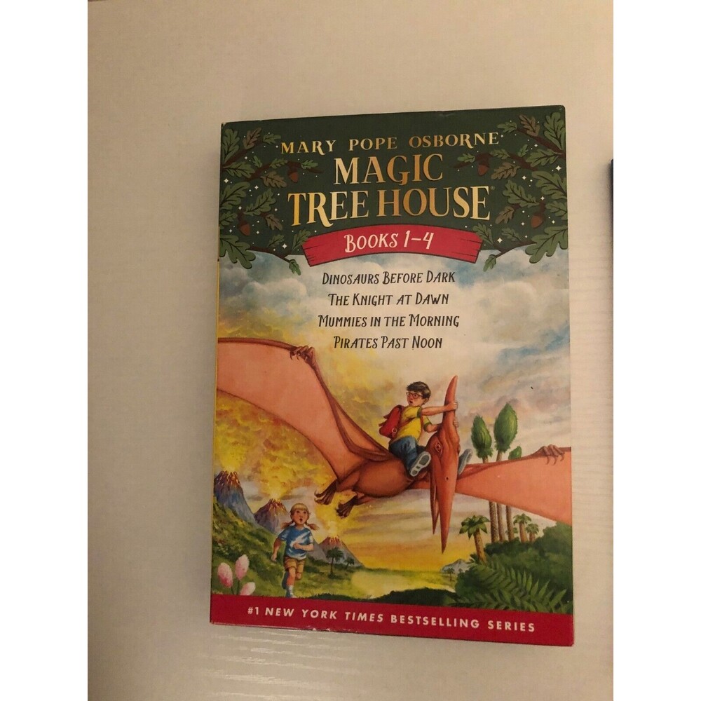 Magic Tree House Boxed Set, Books 1-4:‎ Dinosaurs Before Dark, The Knight